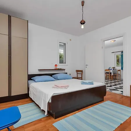 Apartament Vele