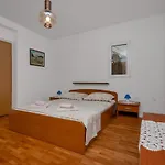 Apartament Vele *