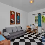 Apartament Vele *